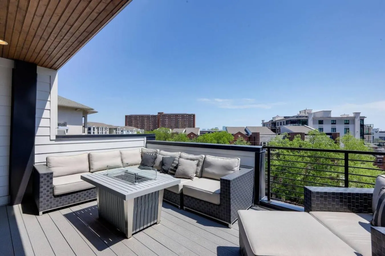 Holiday home Two Townhomes Rooftop Lounges With Skyline Views Nashville United States