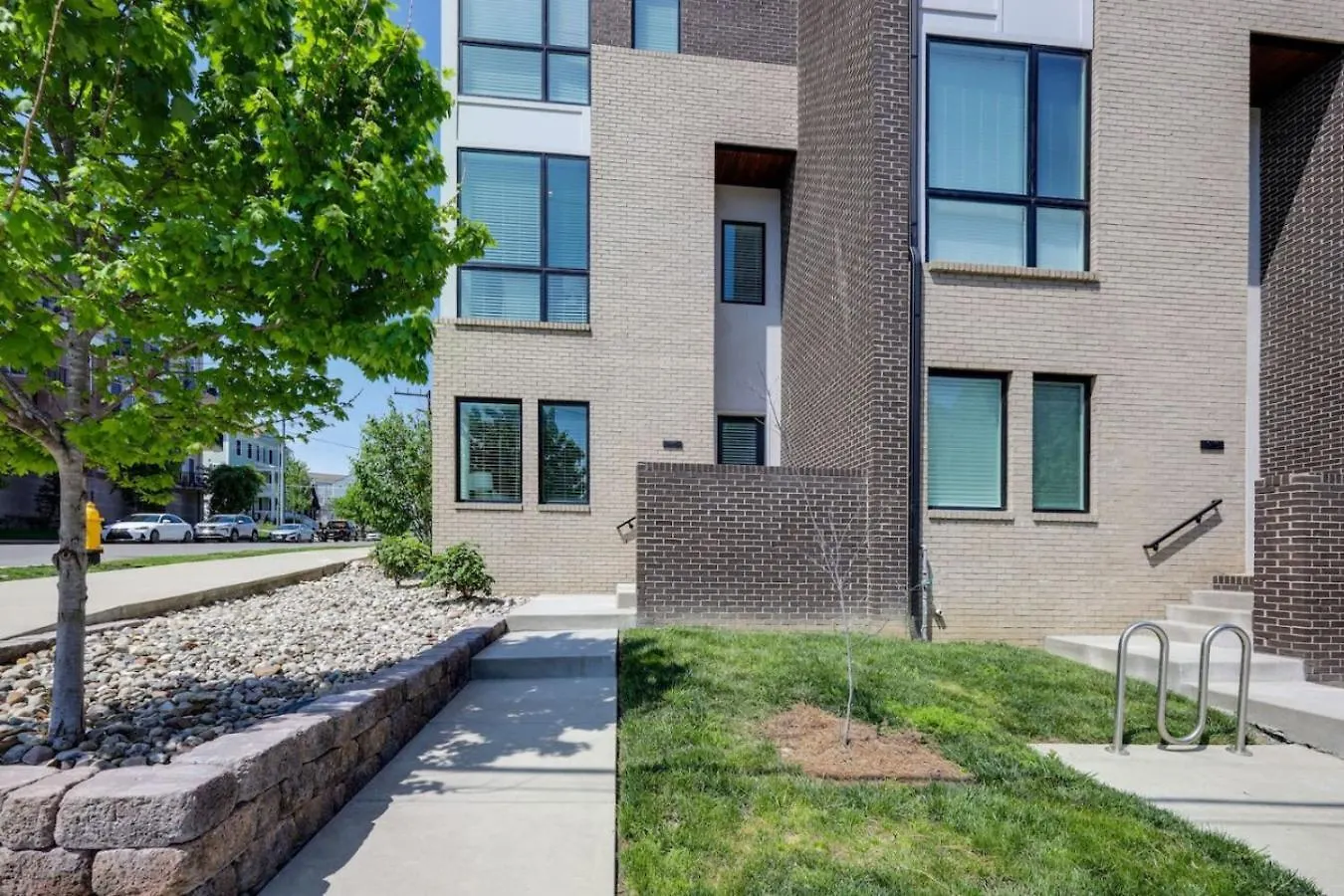 Two Townhomes Rooftop Lounges With Skyline Views Nashville