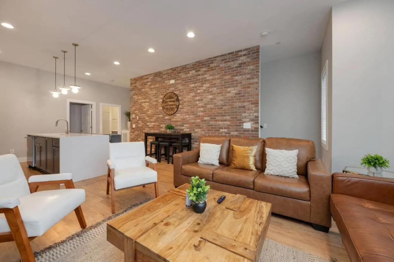 Two Townhomes Rooftop Lounges With Skyline Views Nashville